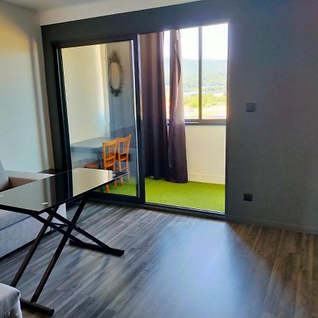 Appartement en duplex au 3ième étage sans ascenseur Hyères Exterior foto