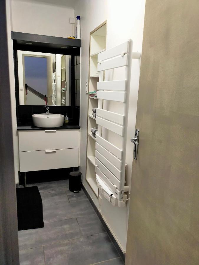 Appartement en duplex au 3ième étage sans ascenseur Hyères Exterior foto