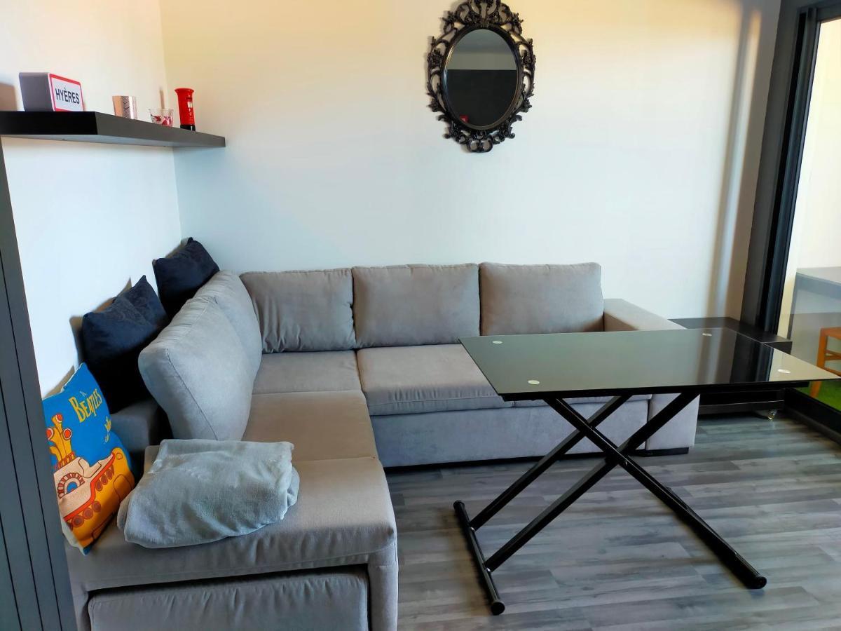 Appartement en duplex au 3ième étage sans ascenseur Hyères Exterior foto