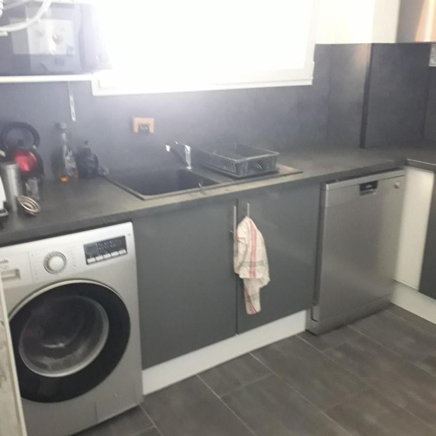 Appartement en duplex au 3ième étage sans ascenseur Hyères Exterior foto