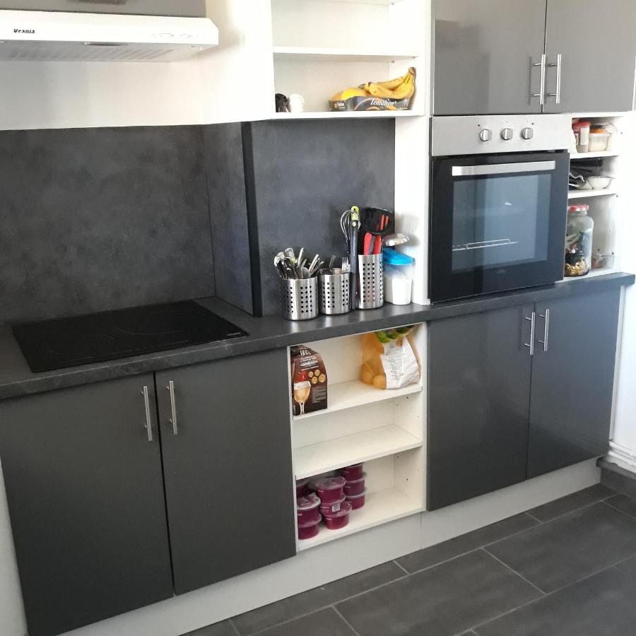 Appartement en duplex au 3ième étage sans ascenseur Hyères Exterior foto